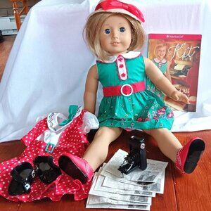 American Girl Doll Kit Kitteridge 18" 2 Outfits & Accessories Reporter